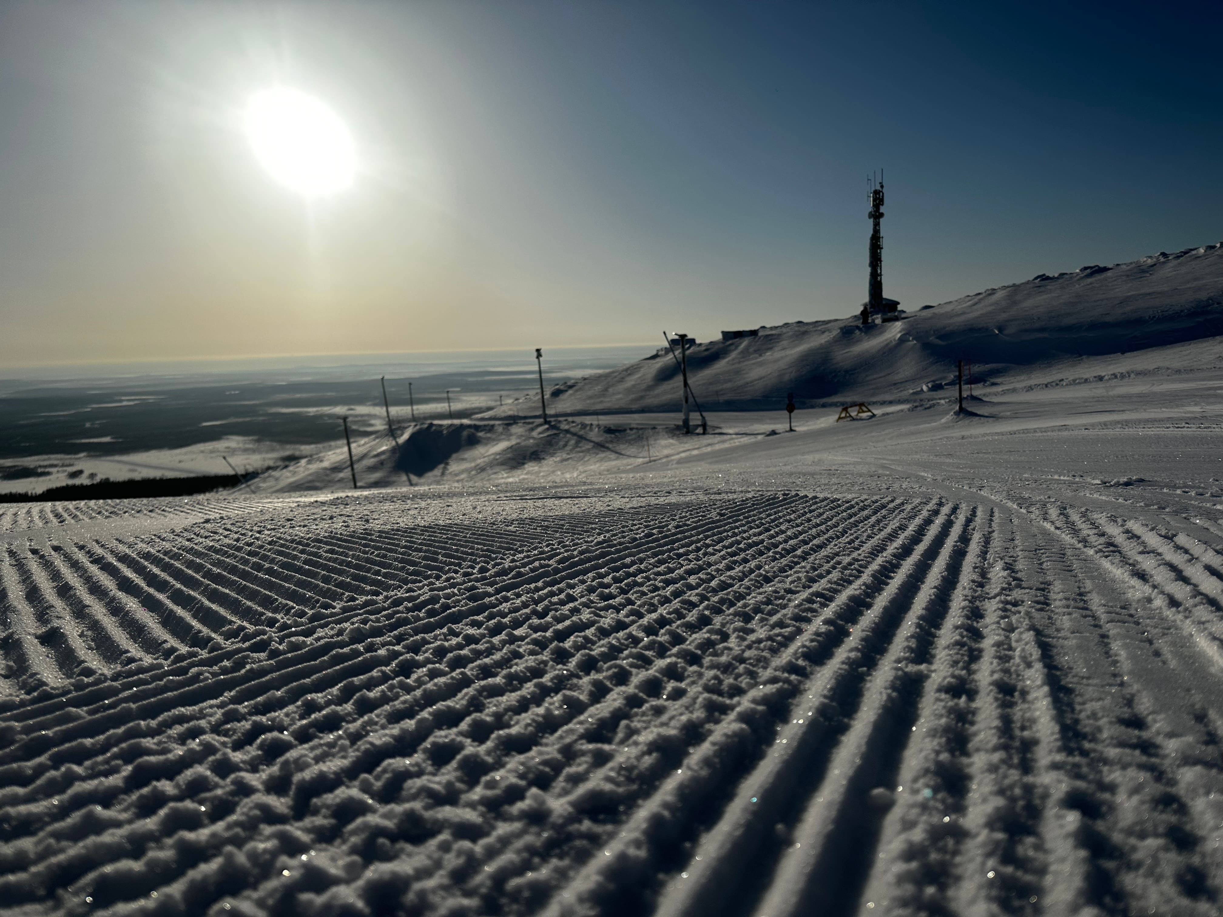 Ski slope wide view — Finnish Lapland winter landscape fell skiing